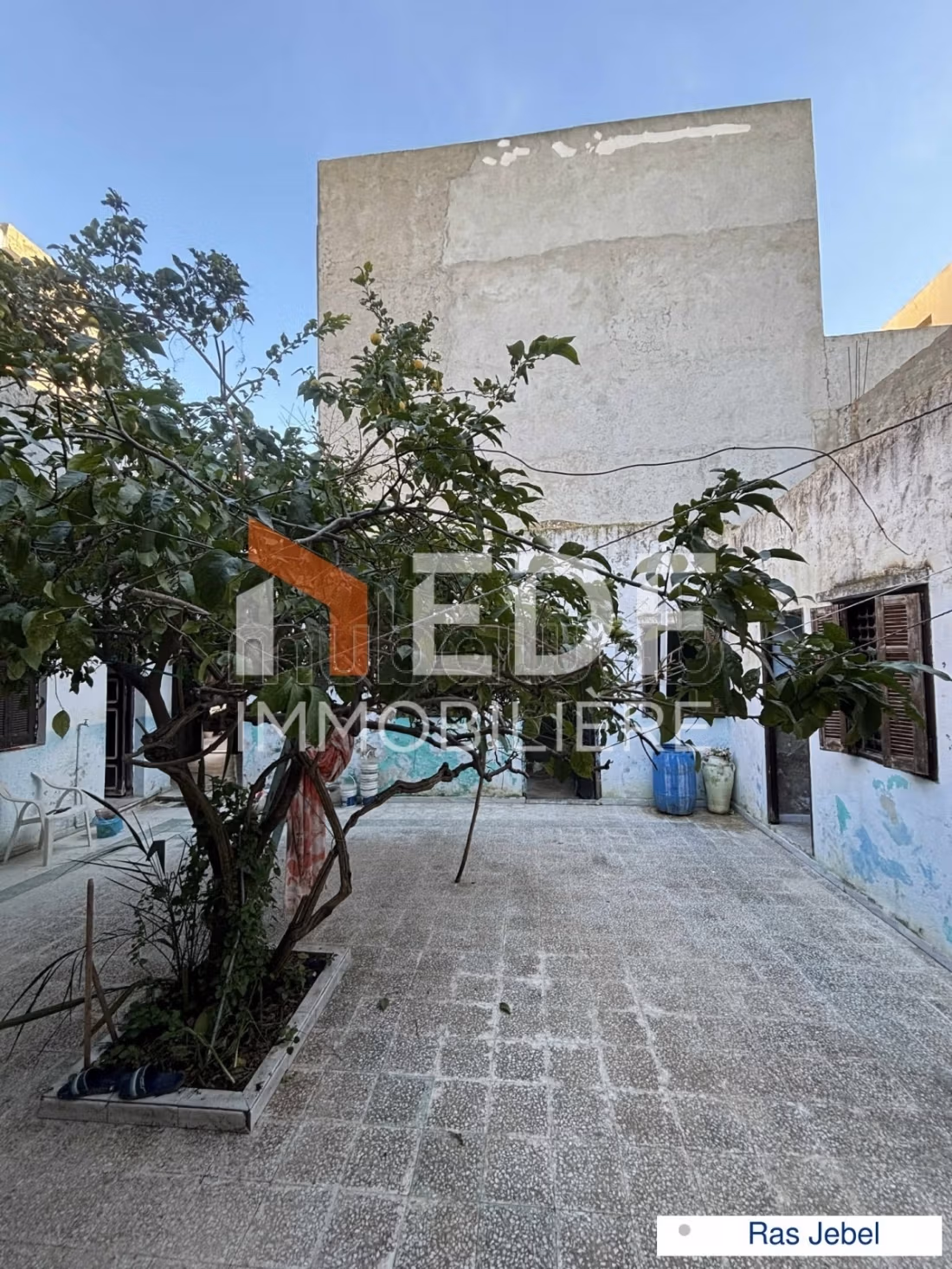A Vende Maison style Arabesque à Ras Jebel