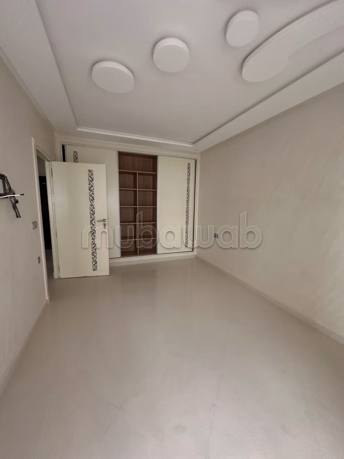 Bel appartement en location à Marjane.
Superficie 90 m².
Résidence sécurisée — 2