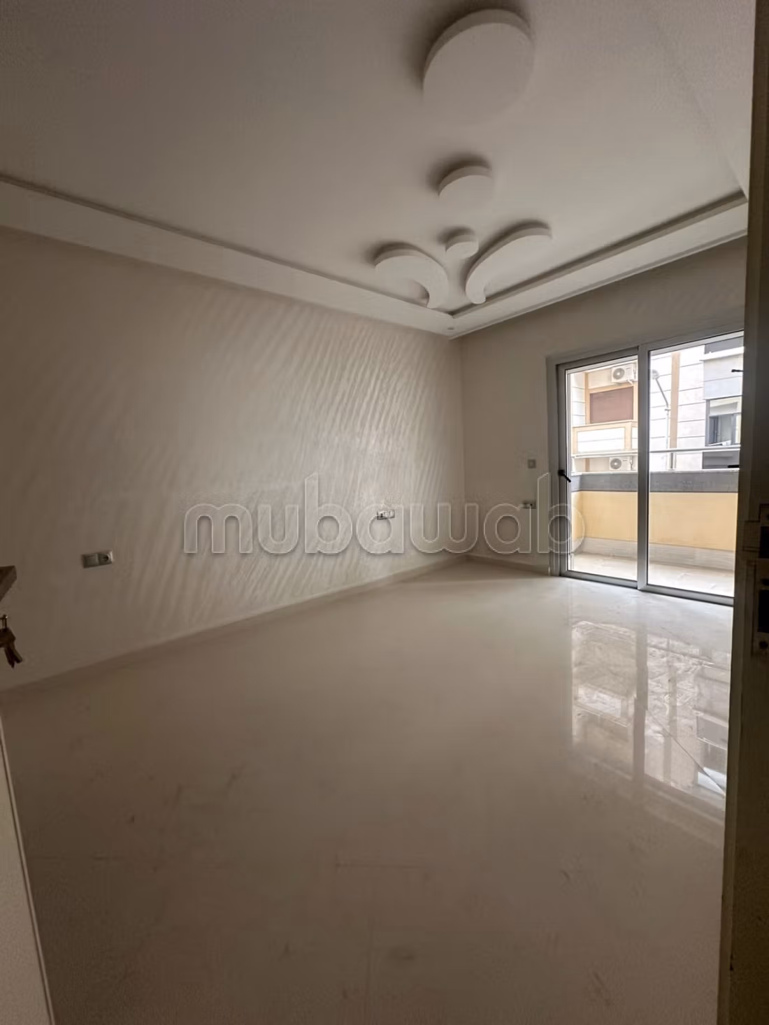 Bel appartement en location à Marjane.
Superficie 90 m².
Résidence sécurisée — 3
