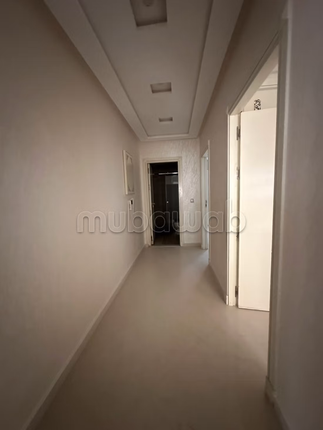 Bel appartement en location à Marjane.
Superficie 90 m².
Résidence sécurisée — 4