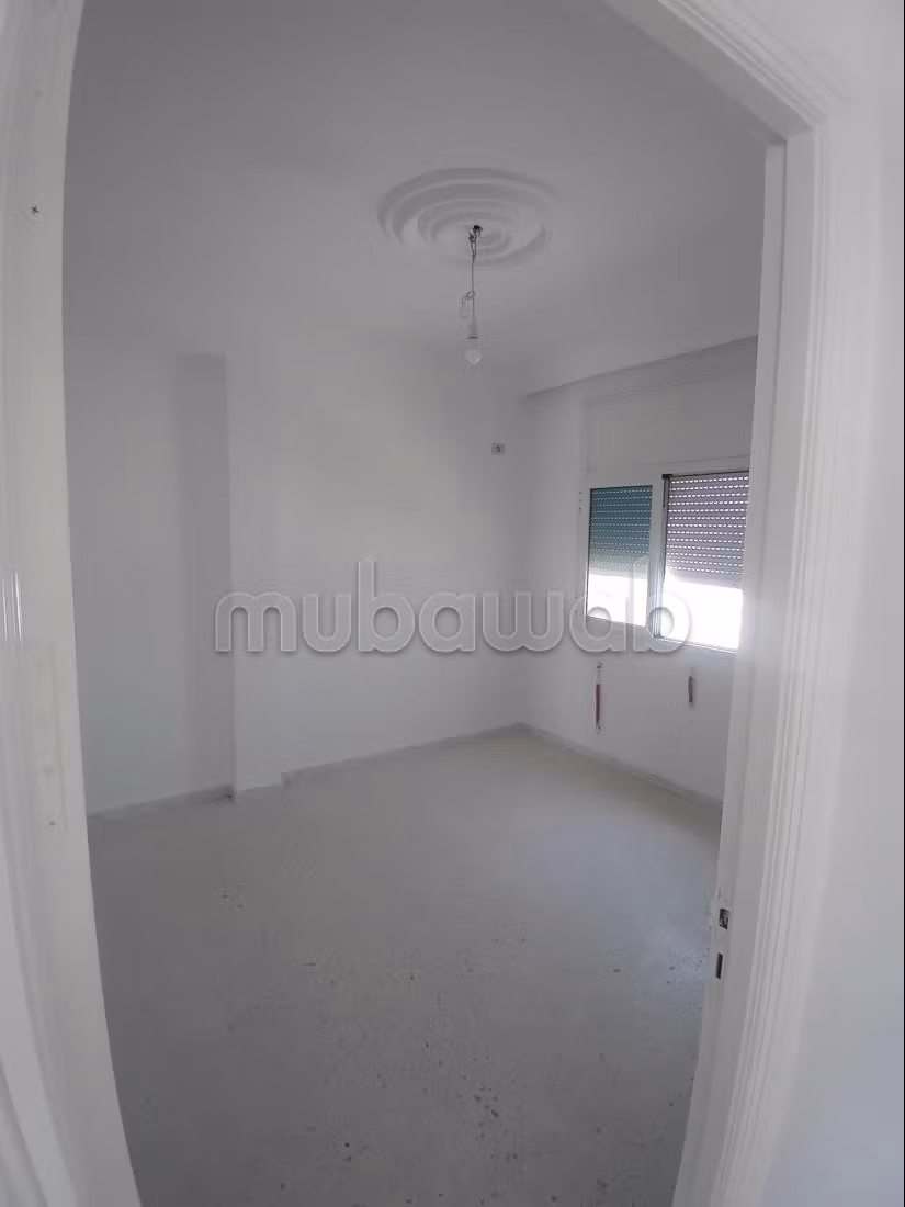 Appartamenti in vendita. Grande superficie di 76 m². Grande balcone