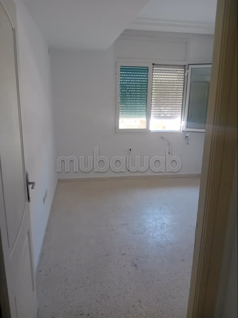 Appartamenti in vendita. Grande superficie di 76 m². Grande balcone