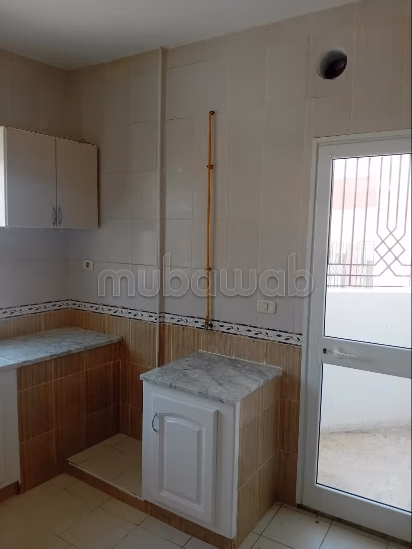 Appartamenti in vendita. Grande superficie di 76 m². Grande balcone