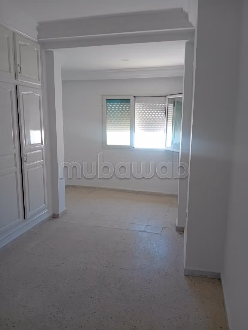 Appartamenti in vendita. Grande superficie di 76 m². Grande balcone