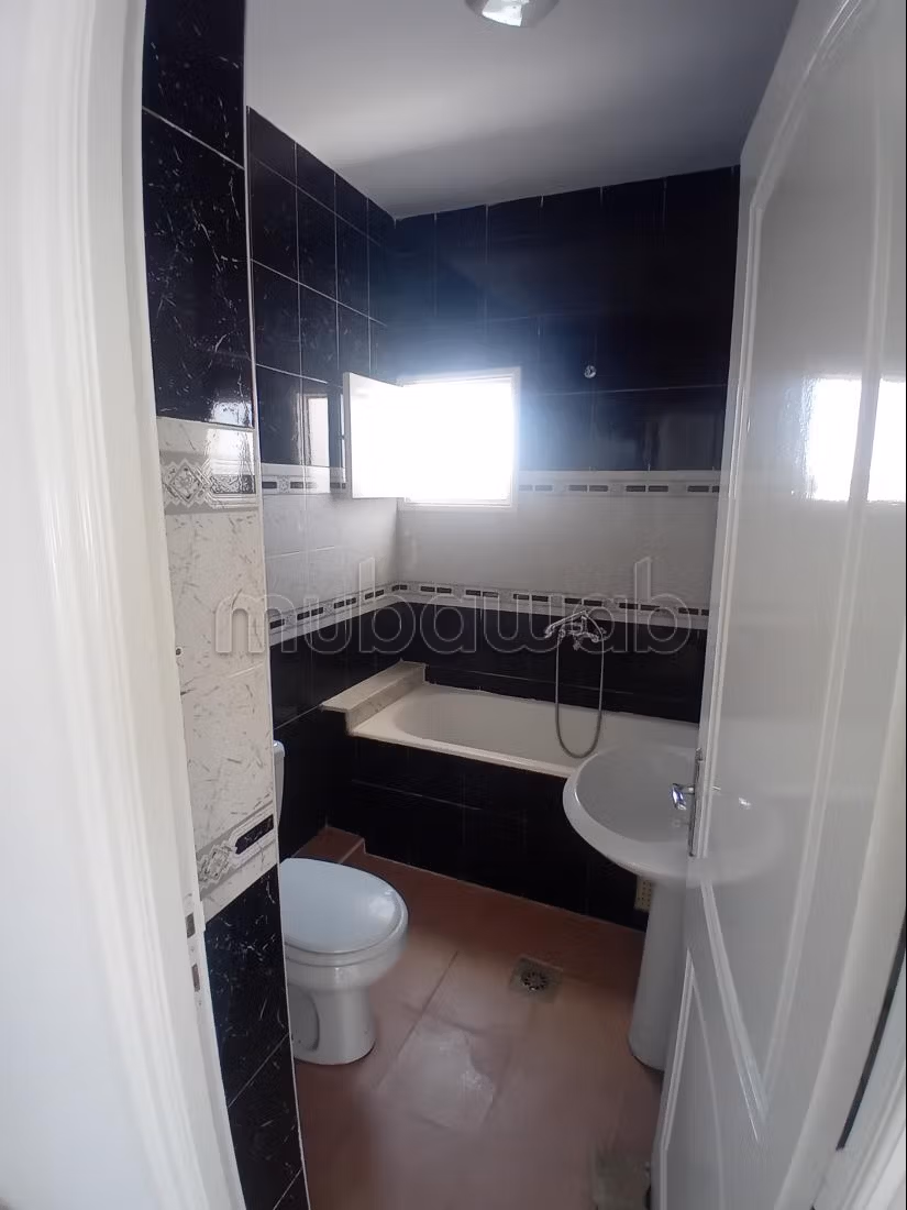 Appartamenti in vendita. Grande superficie di 76 m². Grande balcone