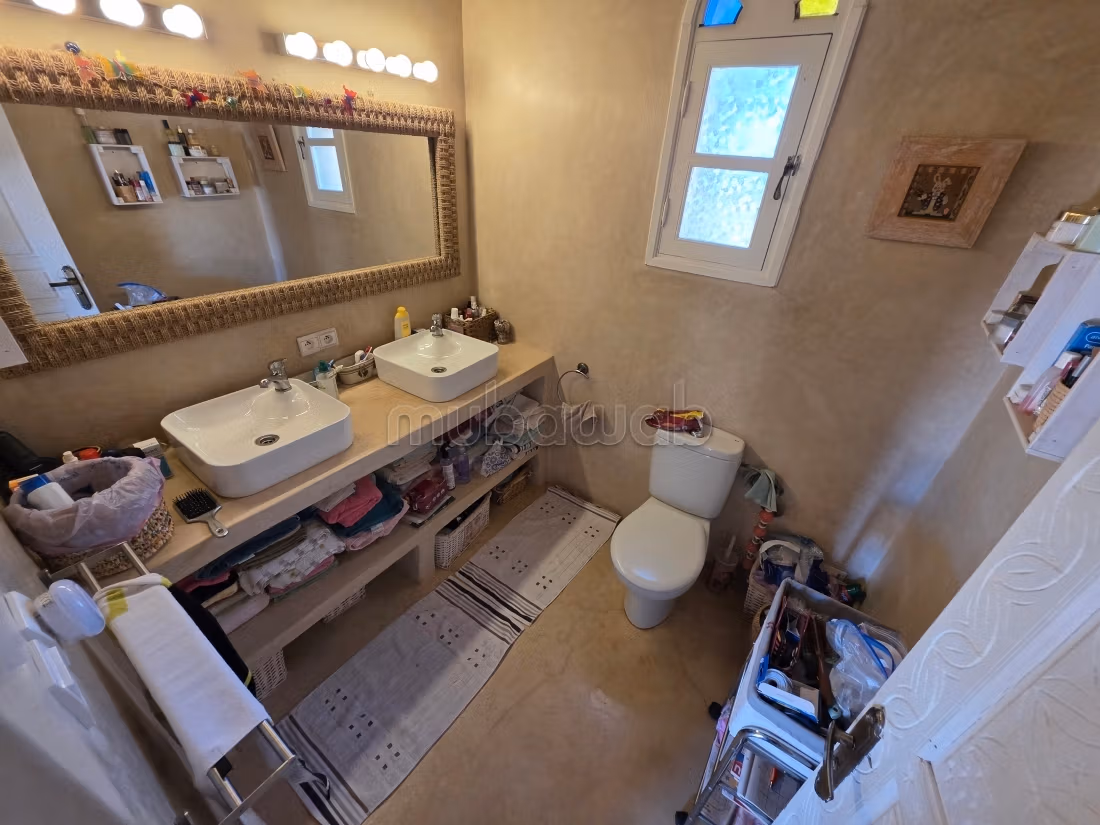 Luxe huis te koop in Douar Laarab. 9 comfortabele kamers. Goed ingericht