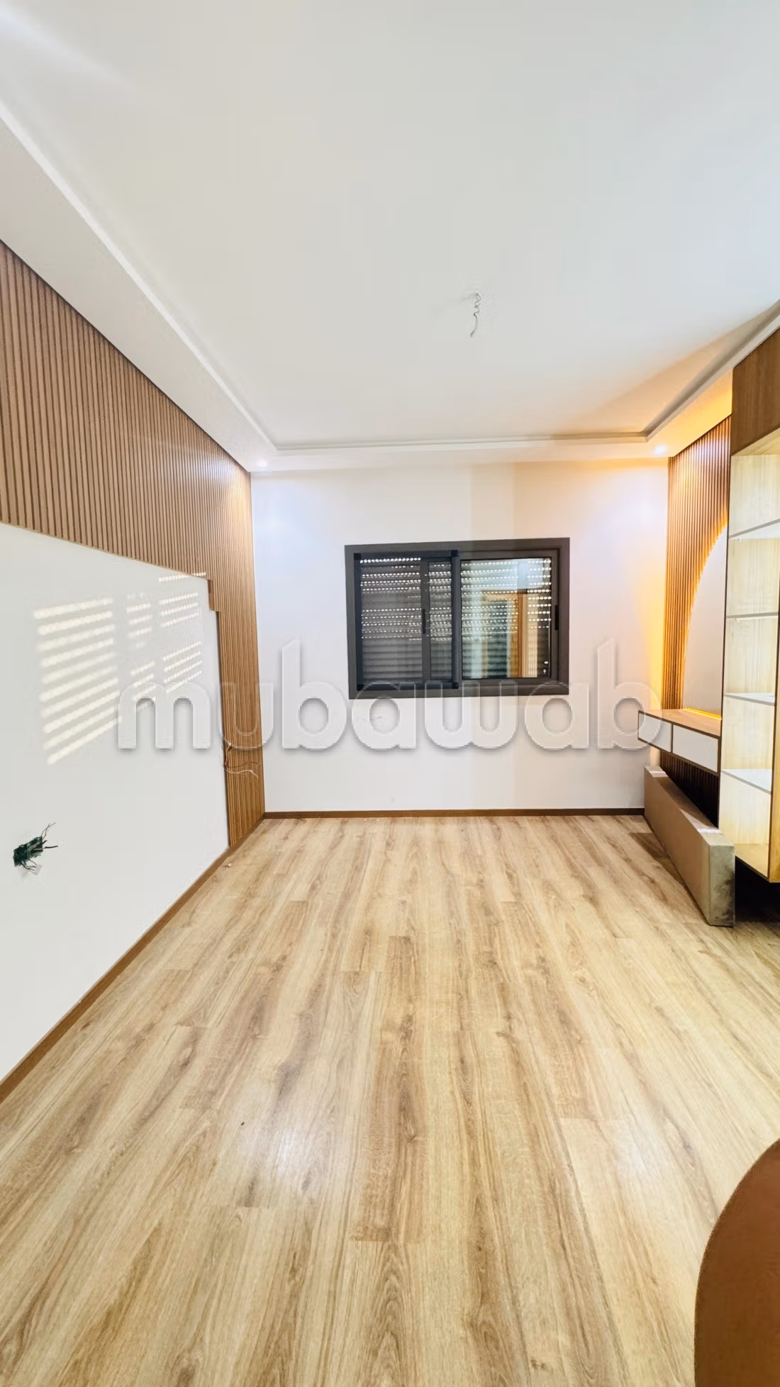 Appartement en location à Ziaten.
3 pièces confortables.
Double vitrage et chauffage central — 2