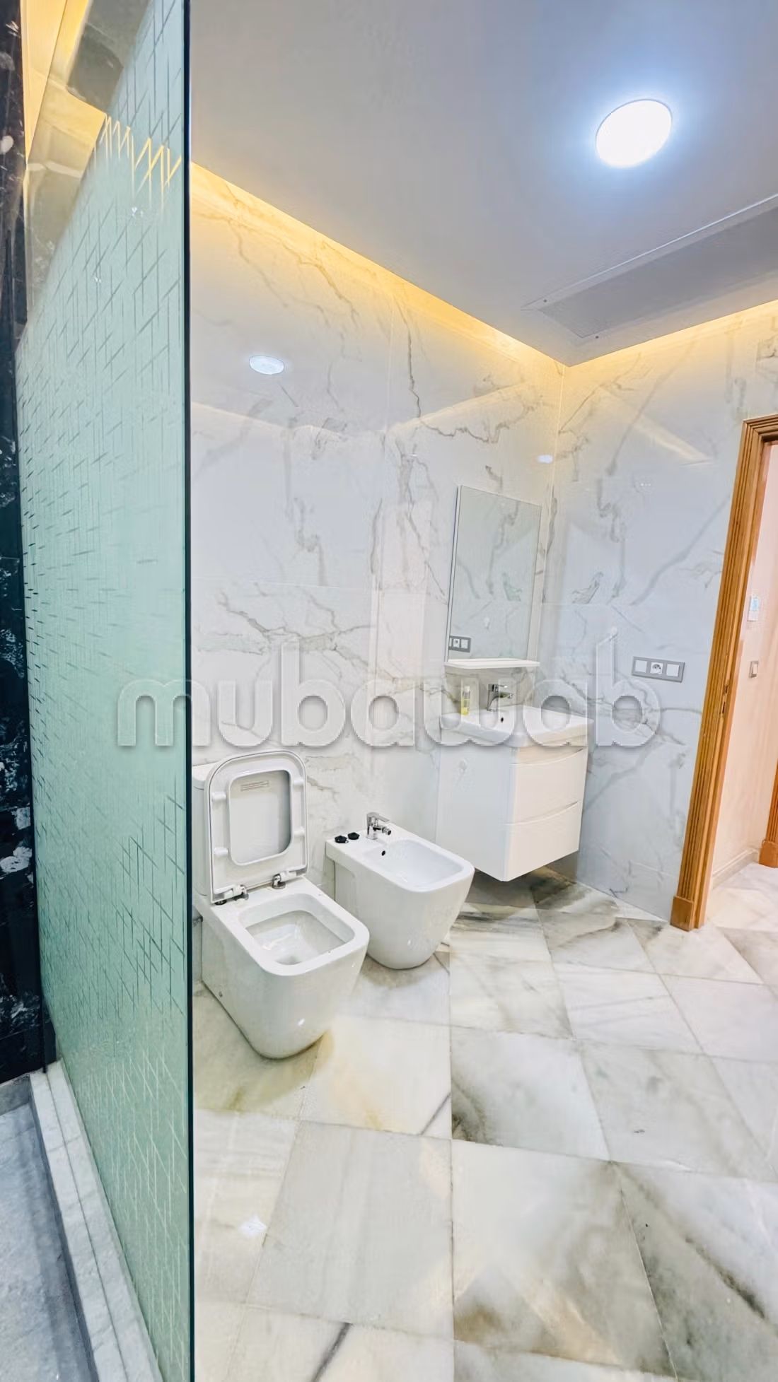 Appartement en location à Ziaten.
3 pièces confortables.
Double vitrage et chauffage central — 6