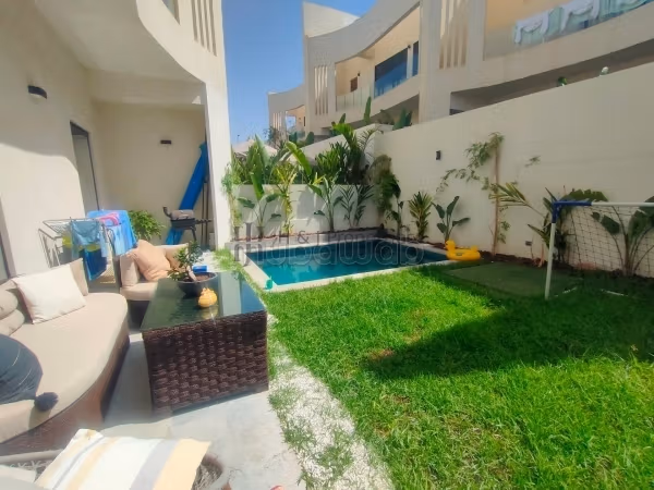 Villa 300m² meublée – 3 chambres – piscine