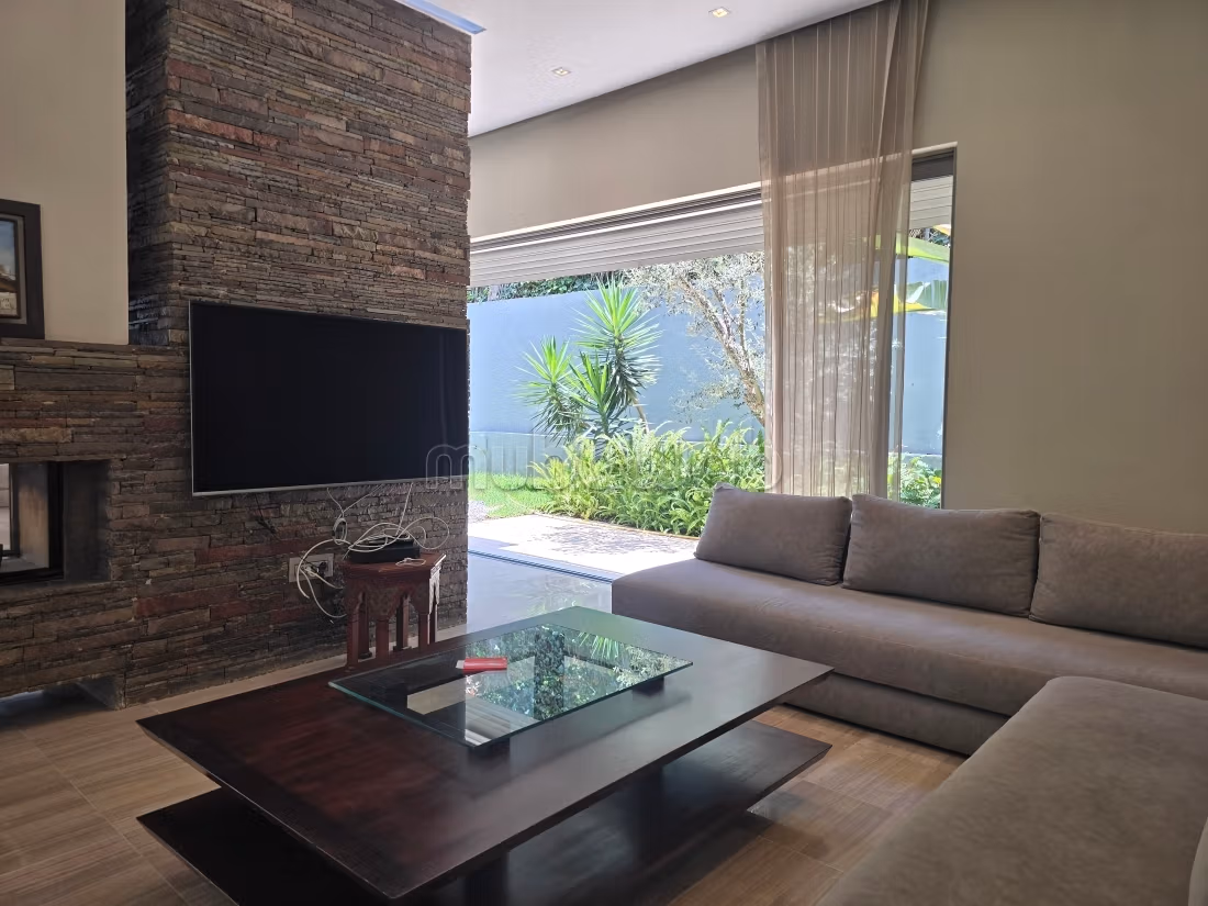 Magnificent architect-designed twin villa