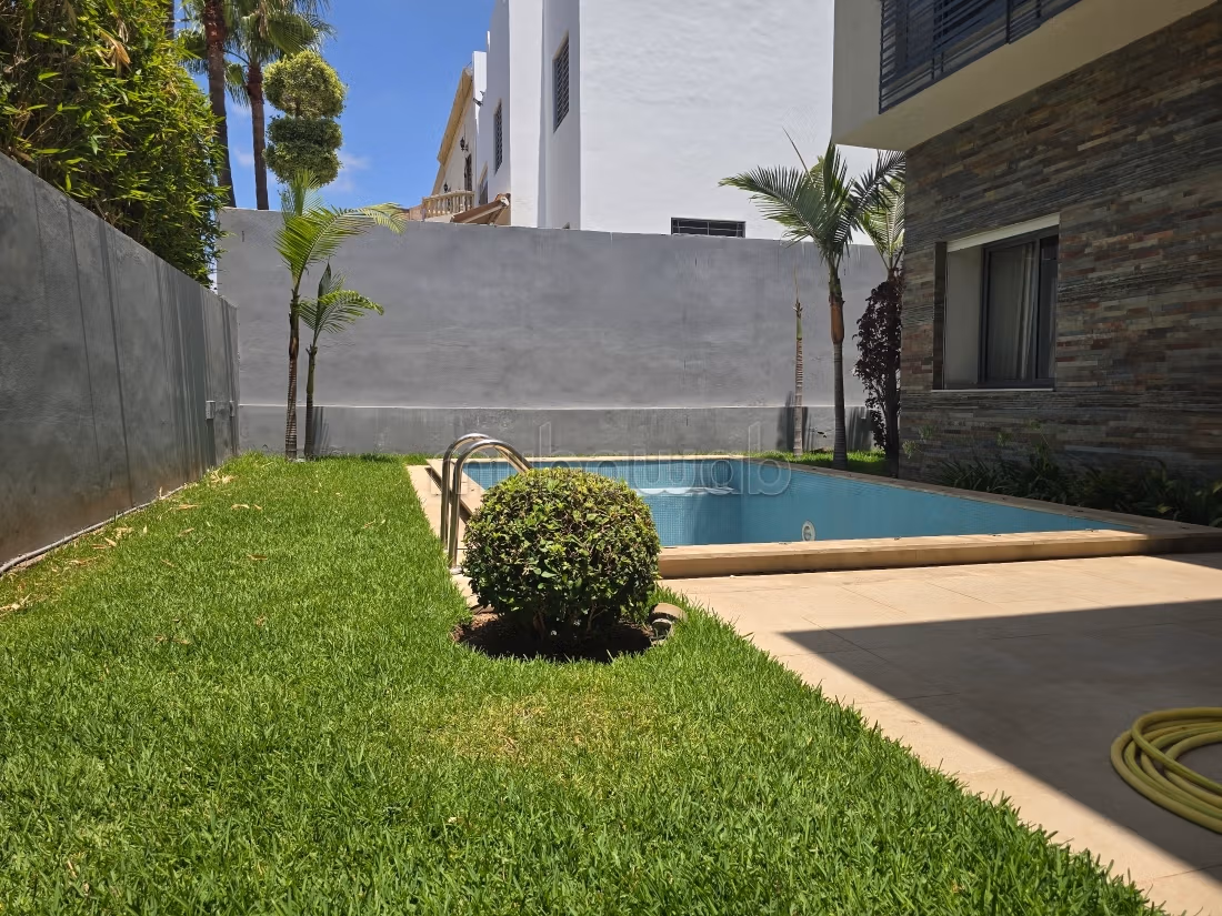 Magnificent architect-designed twin villa
