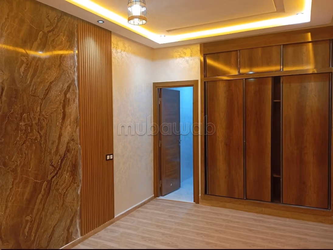 Superbe appartement à vendre à Marjane.
Surface de 110 m².
Porte blindée et résidence sécurisée