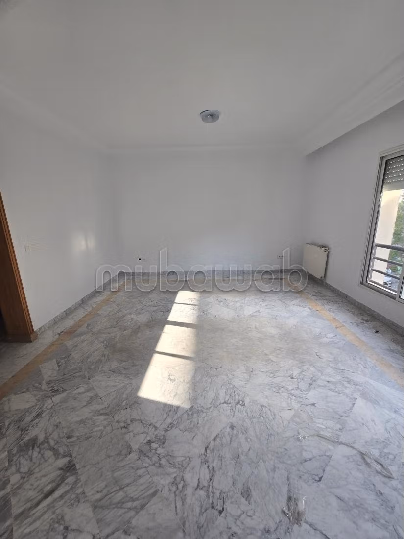S3 apartment for rent in Lake 2 empty