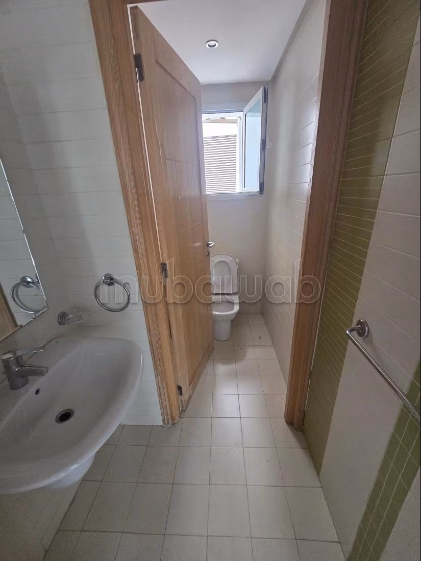 S3 apartment for rent in Lake 2 empty