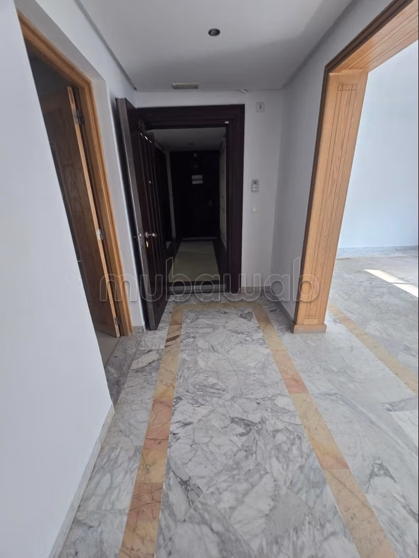 S3 apartment for rent in Lake 2 empty