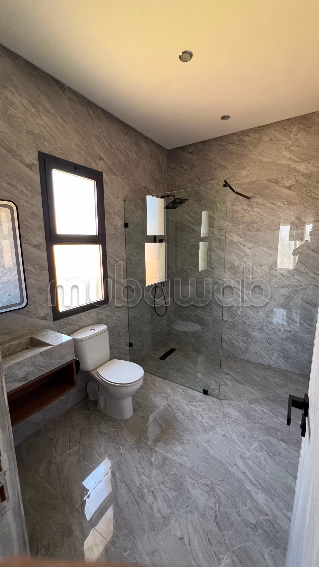 Luxe villa te koop in Douar Laarab. Oppervlakte van 1000 m². Gemeubileerd