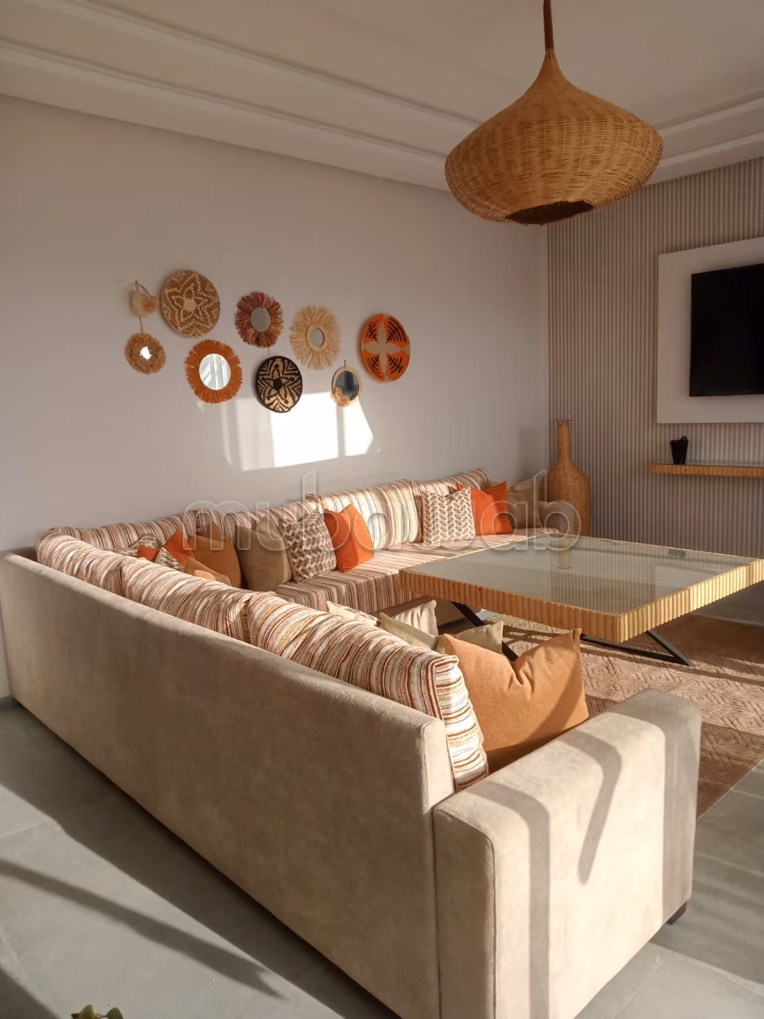 Luxe villa te koop in Douar Laarab. Oppervlakte van 1000 m². Gemeubileerd