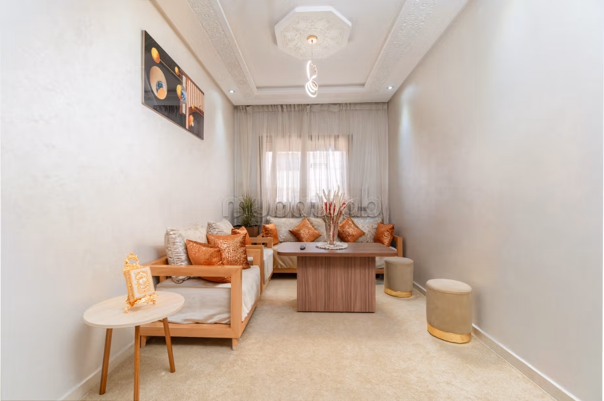 Très bel appartement en location à Hay Mohammadi. 2 chambres agréables. Bien meublé