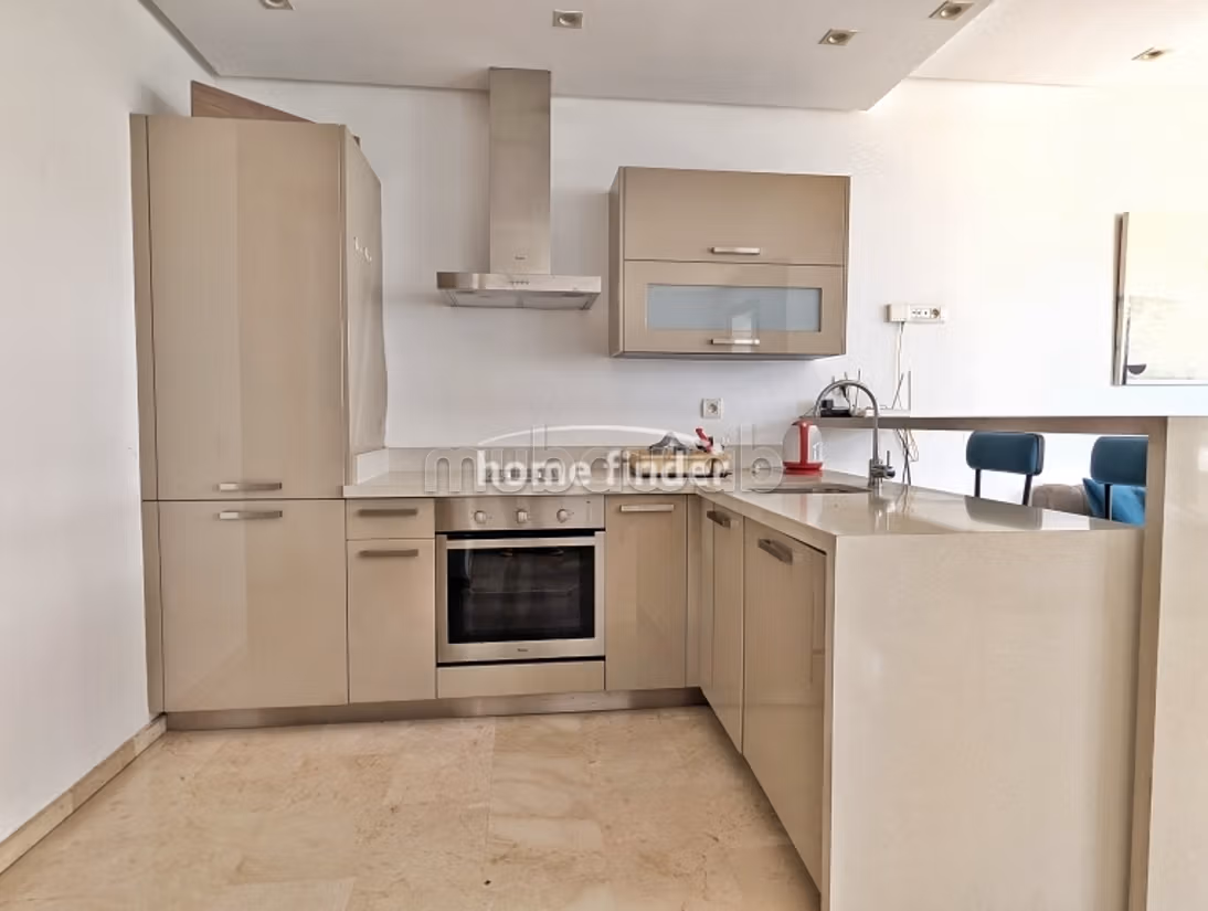 Studio meublé à louer sur Bourgogne Ouest
55 m² — 3