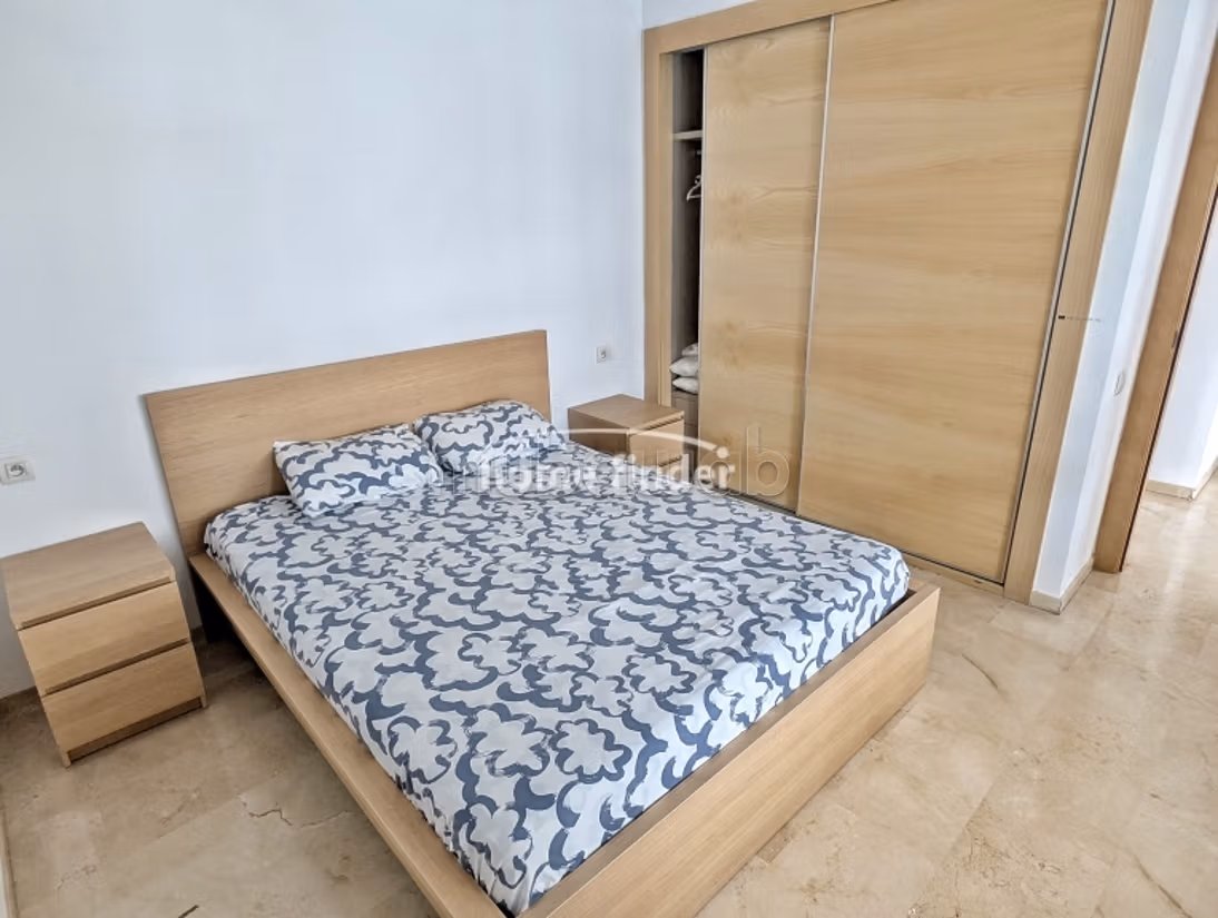 Studio meublé à louer sur Bourgogne Ouest
55 m² — 4