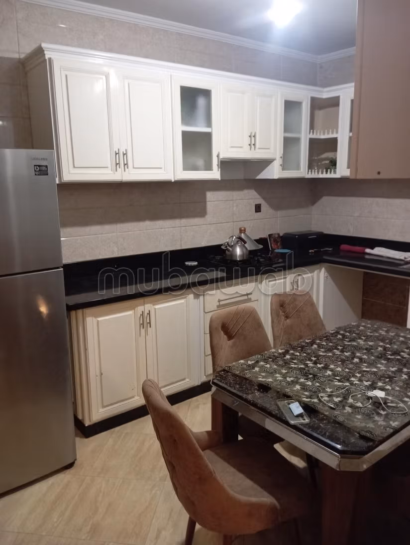 Mooie appartement te huur in de Zaitoun buurt. Totale oppervlakte van 85 m². Authentieke woonkamer, satellietschotel.