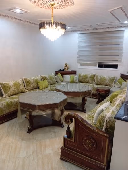 Bell'appartamento in affitto nel quartiere Zaitoun. Superficie totale di 85 m². Salotto autentico, antenna satellitare.