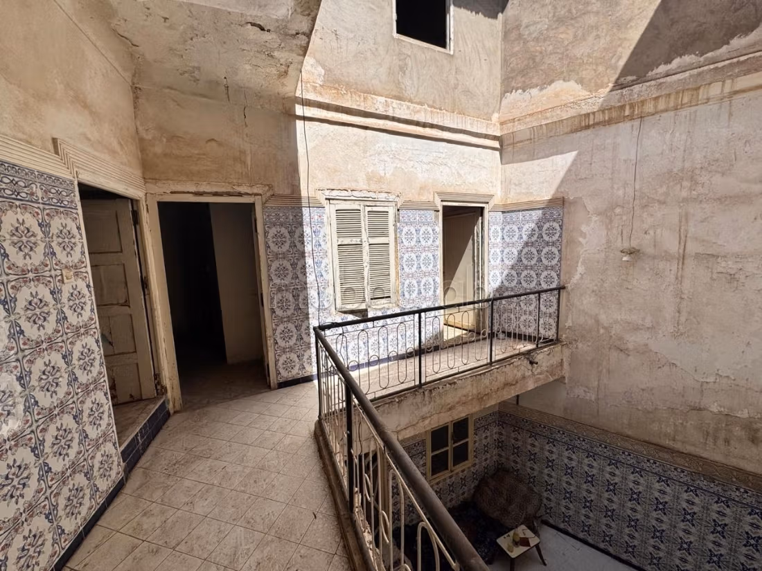 Riad à rénover – Place exceptionnelle 76m2 au sol