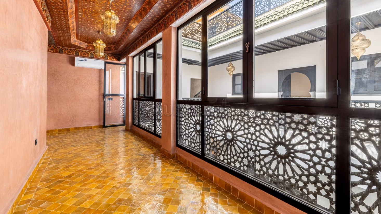De Kunst van Leven in het Hart van Riad Laarousse