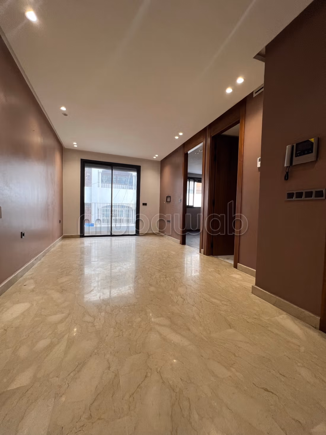 À louer – Appartement salon une chambr au quartier Palmier