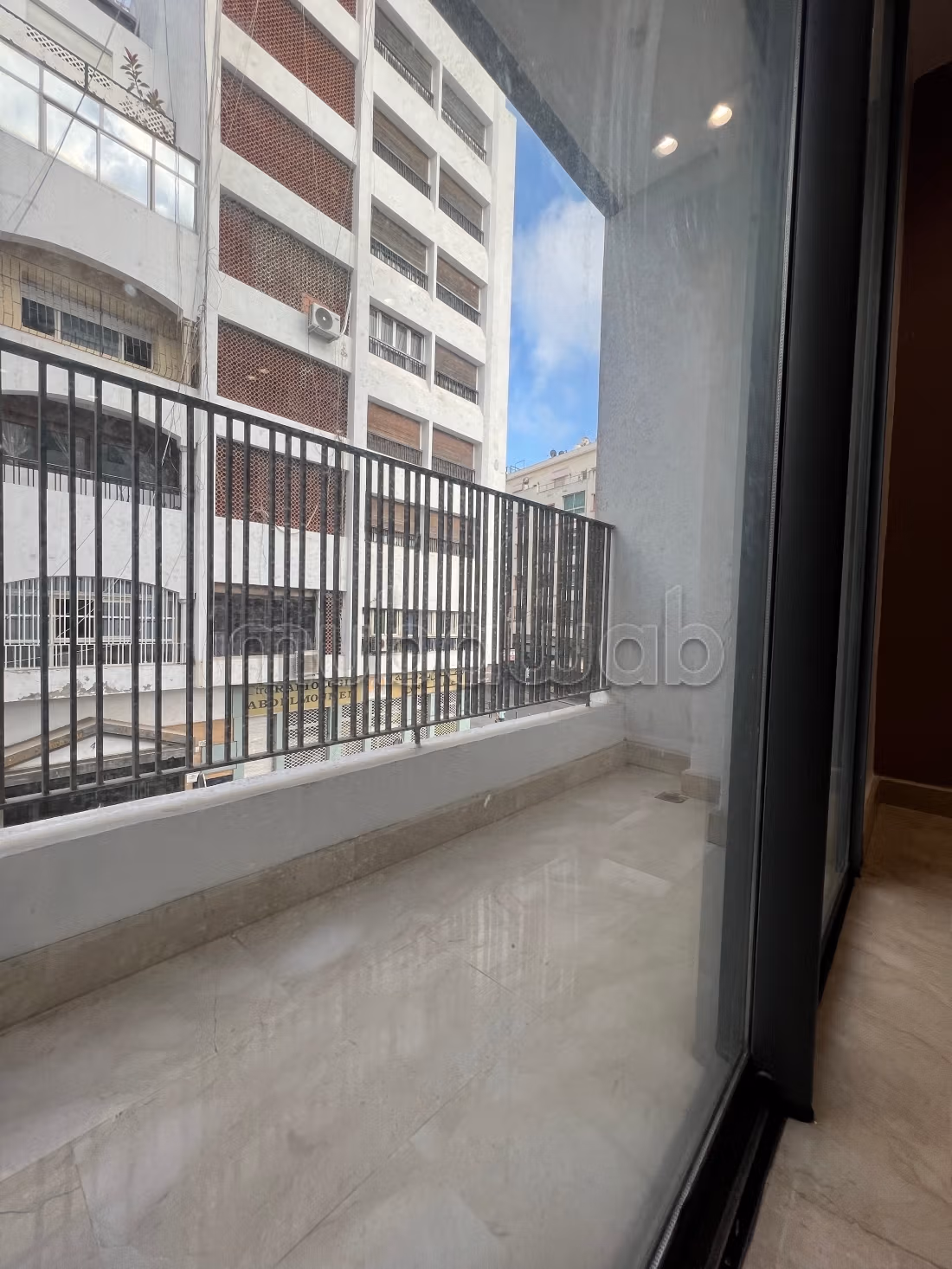À louer – Appartement salon une chambr au quartier Palmier — 3
