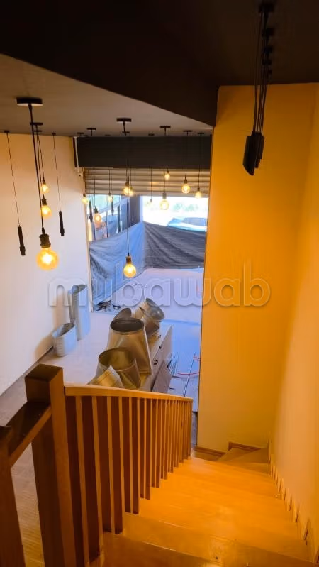 Boutique / Garage à vendre ou à louer à Agadir Bay. Superficie de 152 m²