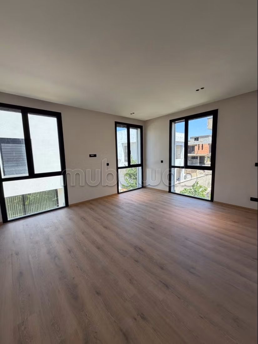 Location new villa on Laymoune, close to CFC, never lived in 4 bedrooms