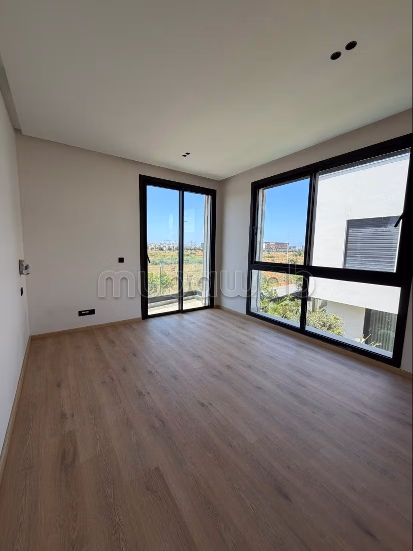 Location new villa on Laymoune, close to CFC, never lived in 4 bedrooms