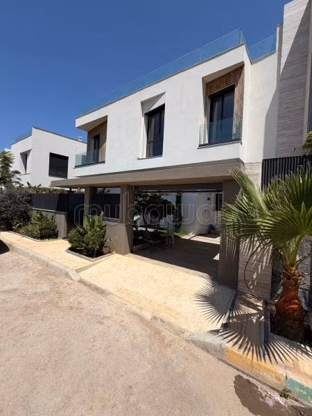 Location villa neuf sur Laymoune, proche cfc, jamais habité 4 chambres