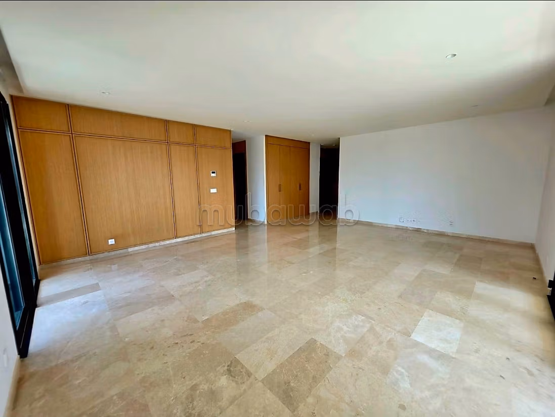 Bel appartement avec terrasse sur CFC — 4