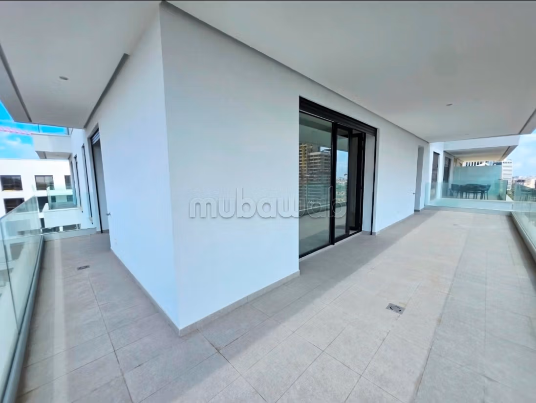 Bel appartement avec terrasse sur CFC — 5