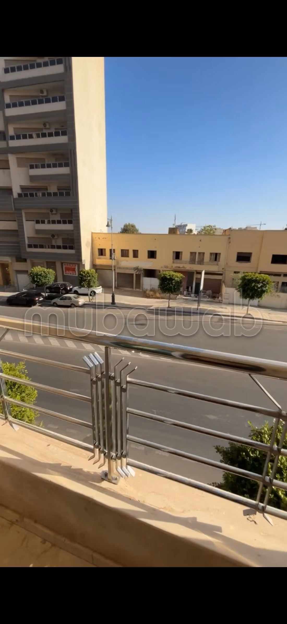 Appartamenti in vendita nel Centro. 2 soggiorni, 3 bagni, 3 camere da letto e una cucina. Anche una terrazza e un ascensore