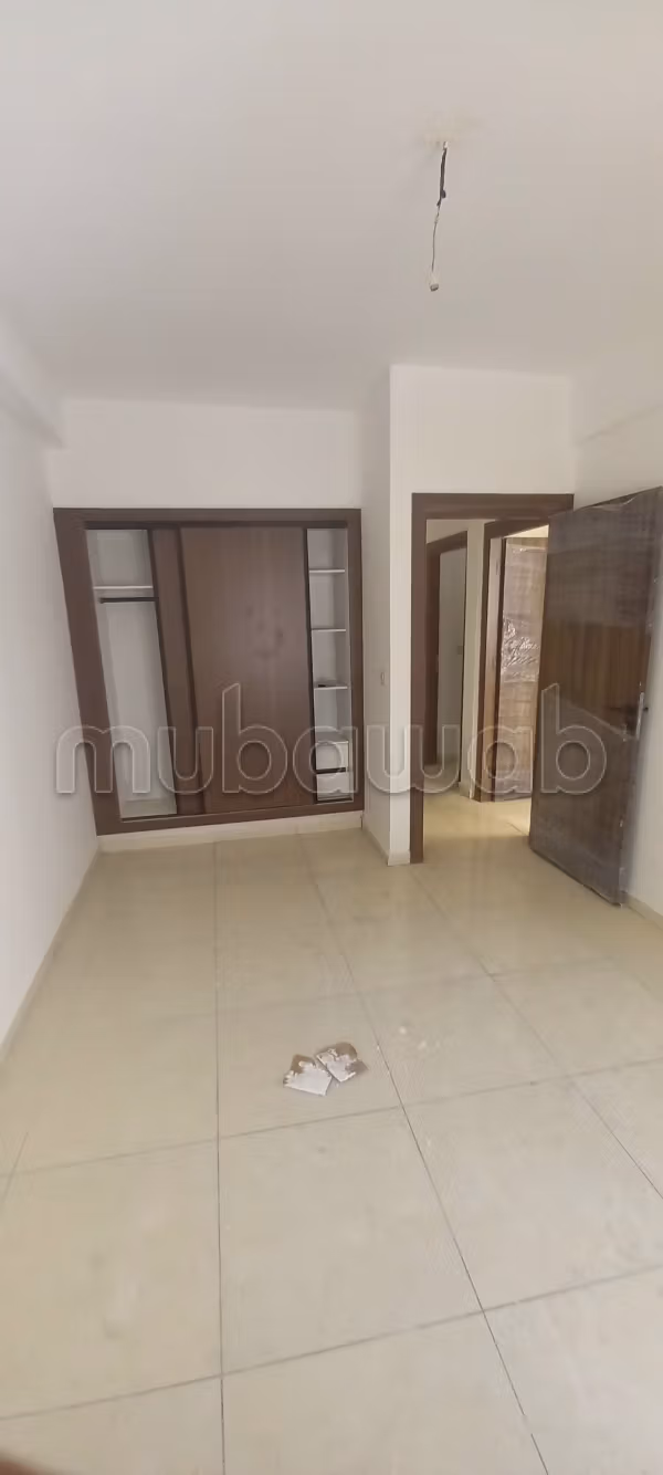 Location d'un appartement à Branes 1.2 pièces confortables. Ascenseur et terrasse