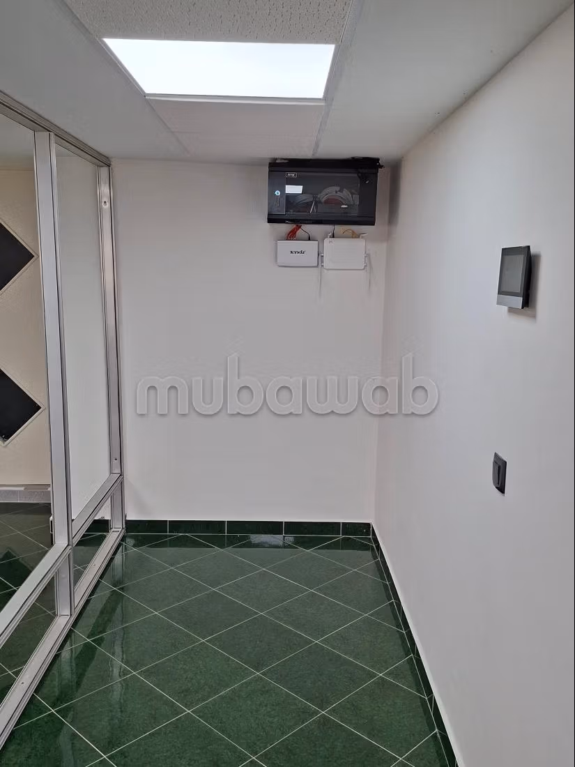 Plateau pour bureaux ou espace de stockage
