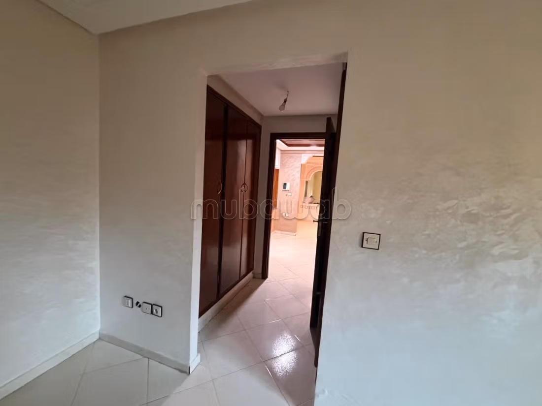 Appartement 250 m² à Centre — 3