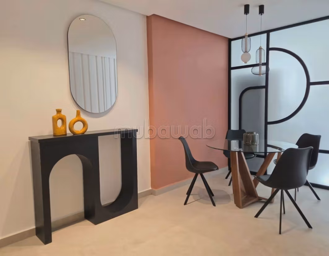 Alquila este apartamento en Moulay Youssef. Gran área de 130 m². Portero y aire acondicionado