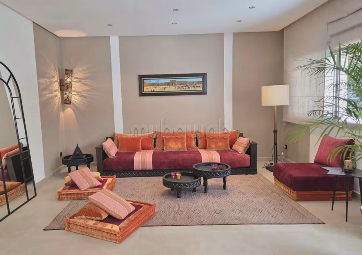 Alquila este apartamento en Moulay Youssef. Gran área de 130 m². Portero y aire acondicionado