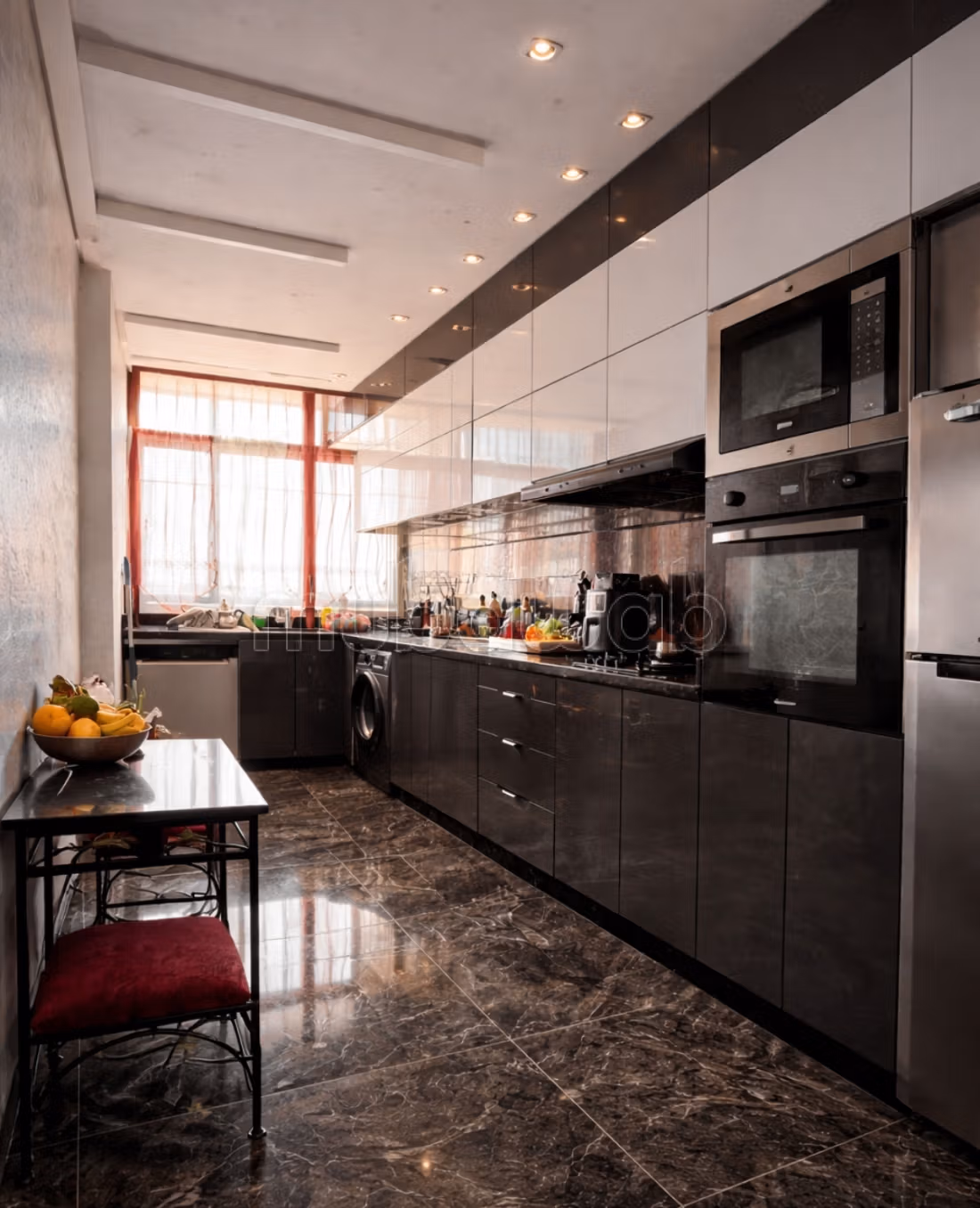 Vente d'un bel appartement à Hay Mohammadi. 3 grandes pièces. Porte blindée et parabole