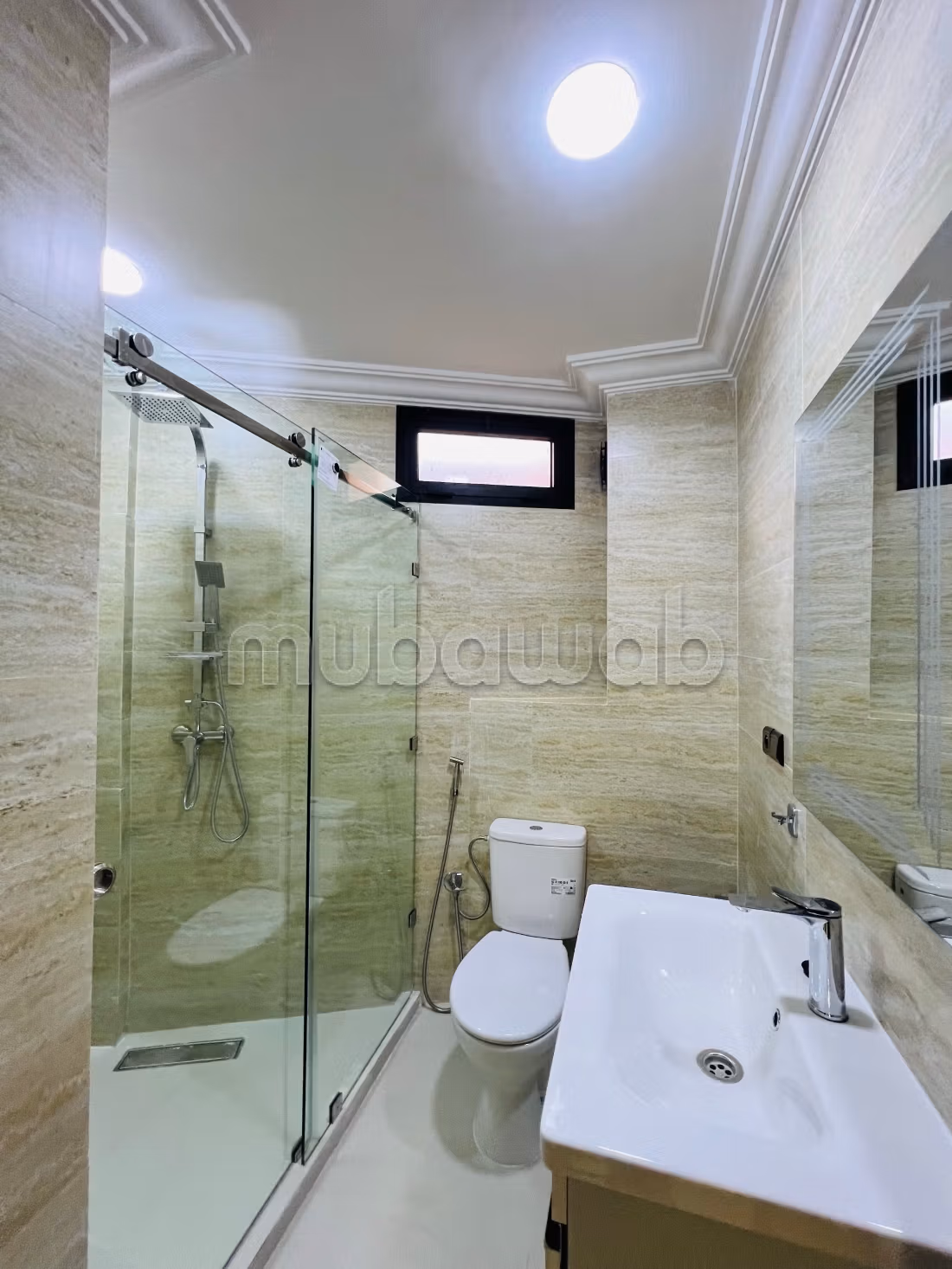 Appartement en location à Guéliz. Surface de 150 m². Double vitrage et chauffage central