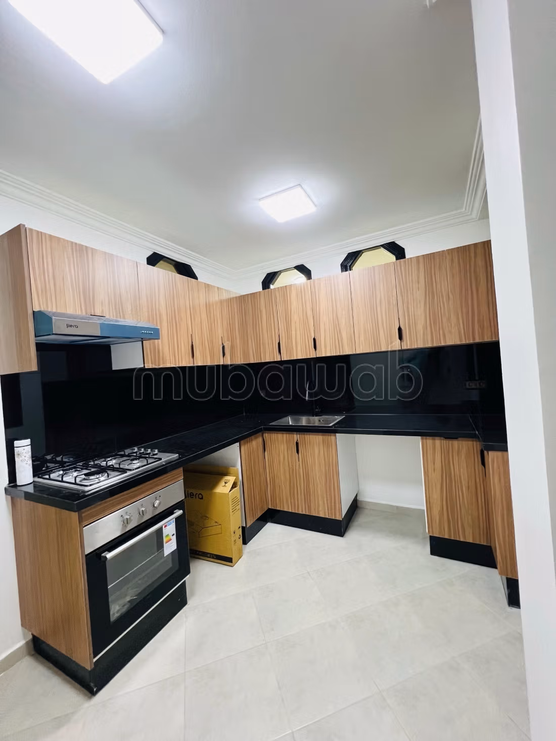 Appartement en location à Guéliz. Surface de 150 m². Double vitrage et chauffage central