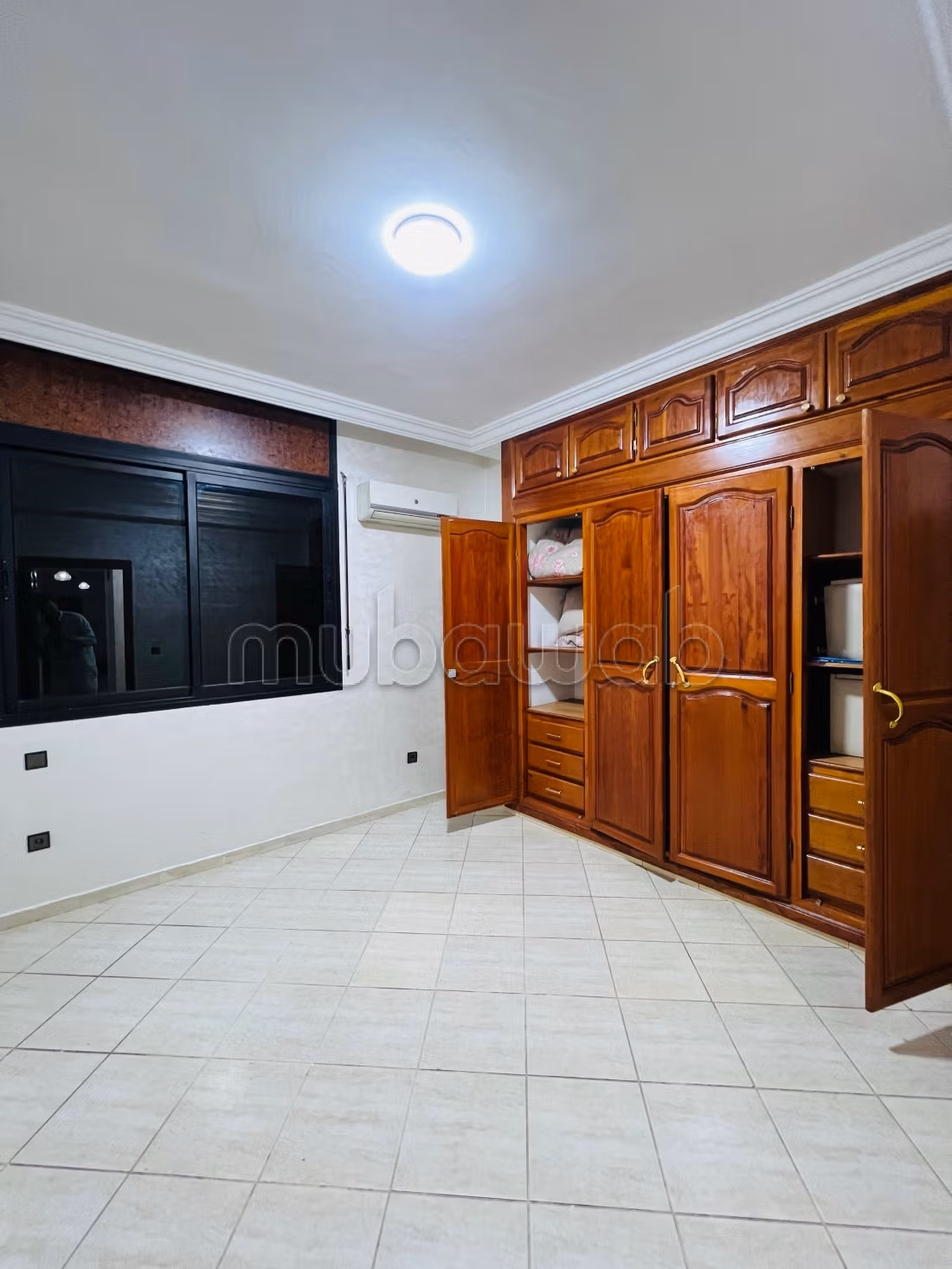Appartement en location à Guéliz. Surface de 150 m². Double vitrage et chauffage central