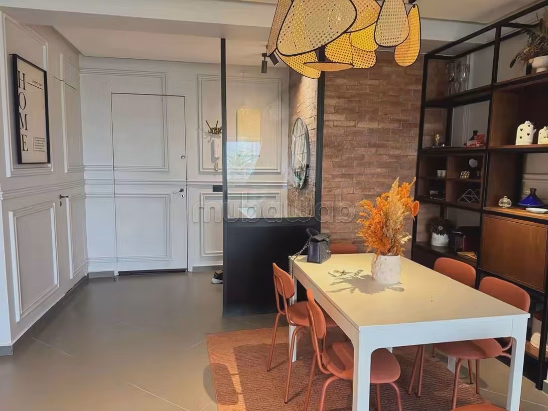 Appartment te huur in de haven van Casablanca. Oppervlakte 120 m². Gemeubileerd