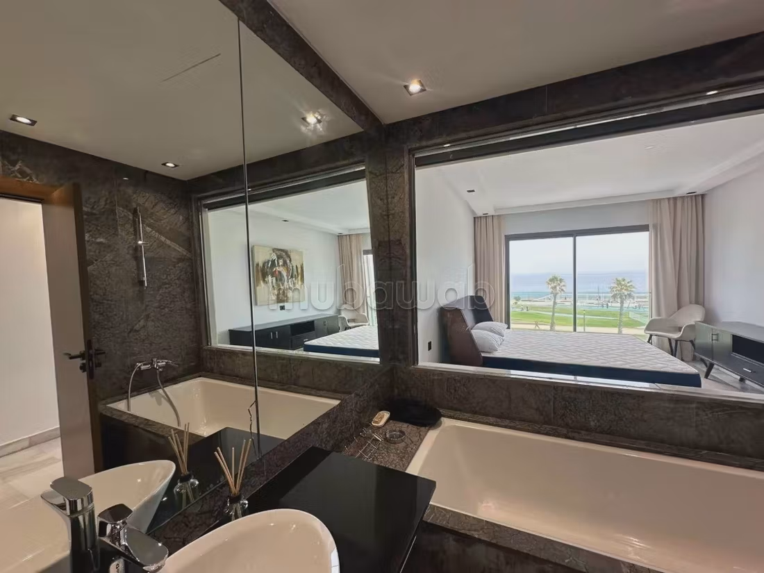 Luxe appartement 25000 dhs Boulevard de la Corniche uitzicht op zee