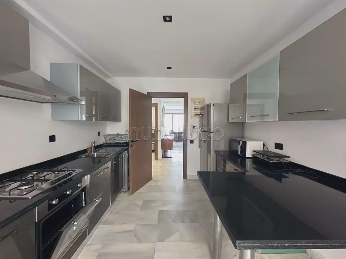 Luxe appartement 25000 dhs Boulevard de la Corniche uitzicht op zee