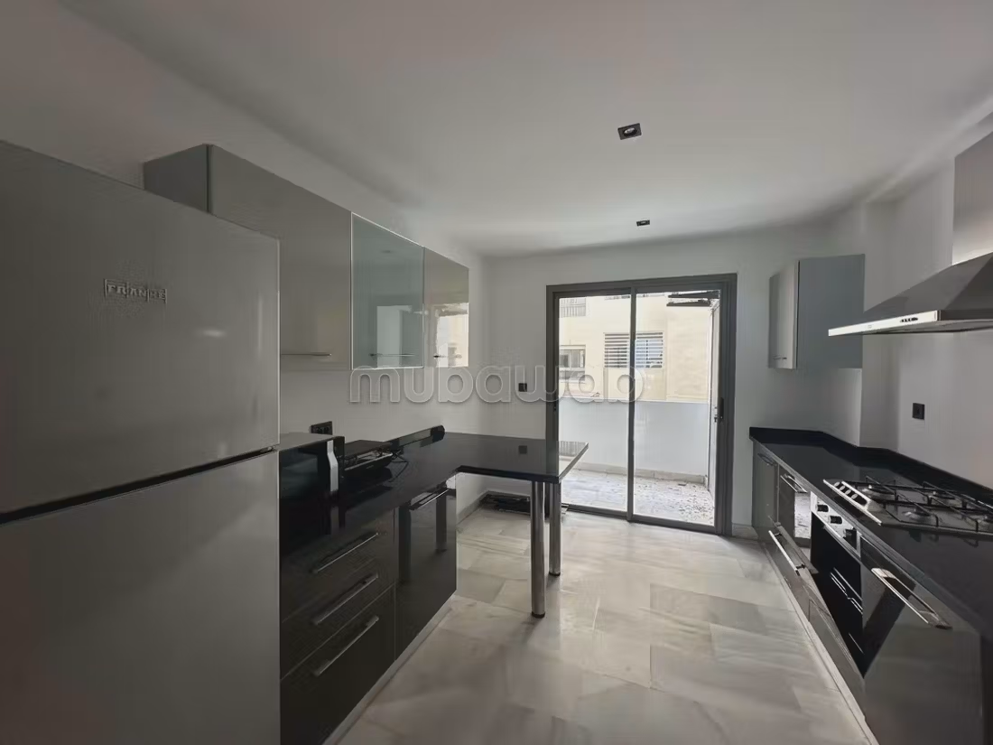 Luxe appartement 25000 dhs Boulevard de la Corniche uitzicht op zee